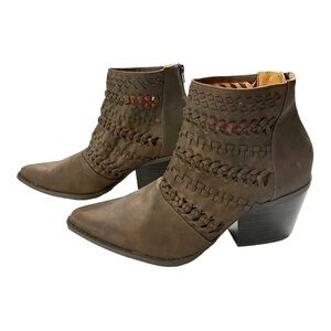 Seven Dials Women Cowboy boots size 11